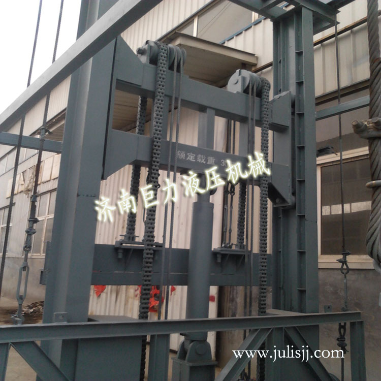 導(dǎo)軌式升降機液壓油缸
