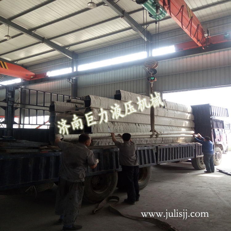 導(dǎo)軌式升降機(jī)發(fā)貨中