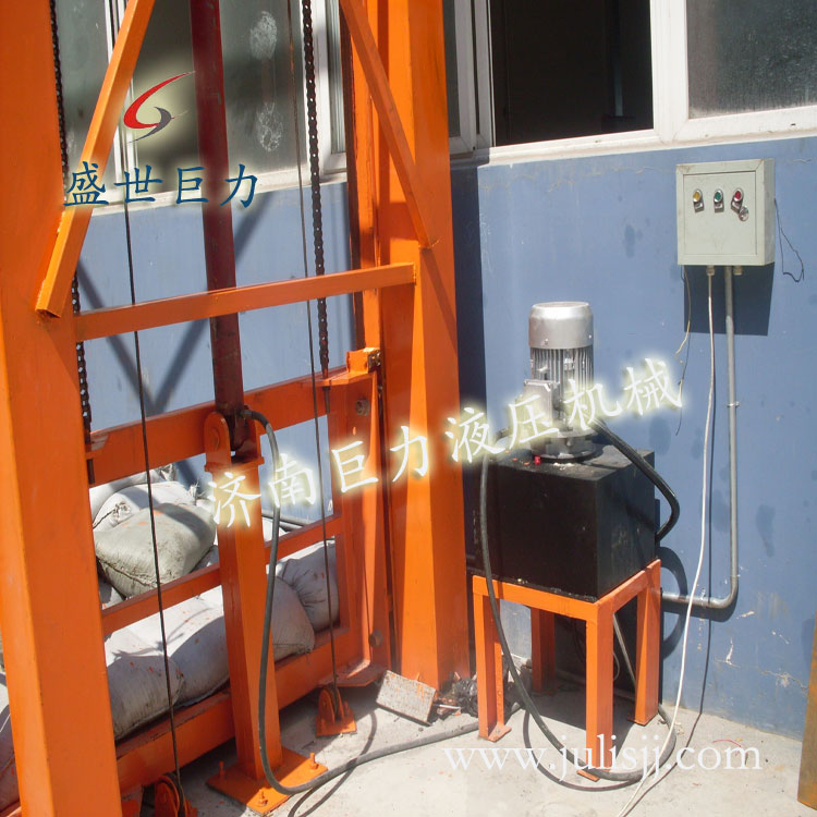 導(dǎo)軌式液壓升降平臺(tái)