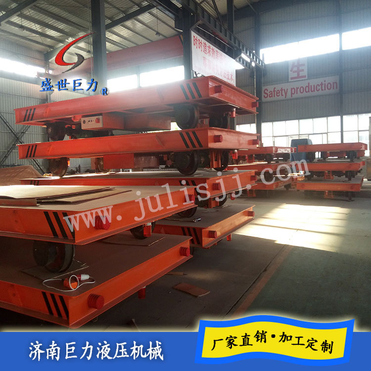 電動(dòng)搬運(yùn)車準(zhǔn)備發(fā)貨中
